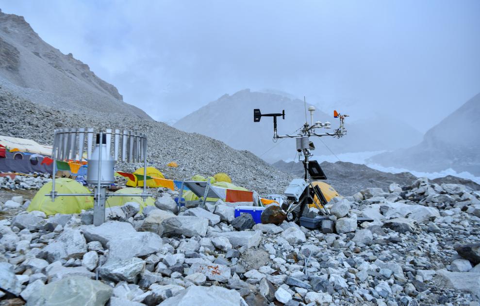 中国首次开展卓奥友峰极高海拔气象梯度观测