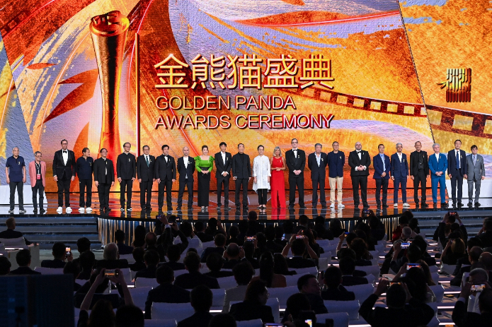 首届金熊猫奖成都揭晓 《乔乔的异想世界》获最佳影片奖