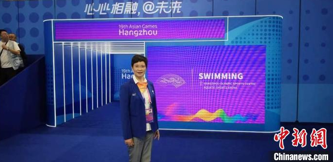 浙江温州阿姨“半路出家” 60岁执裁杭州亚运会游泳比赛