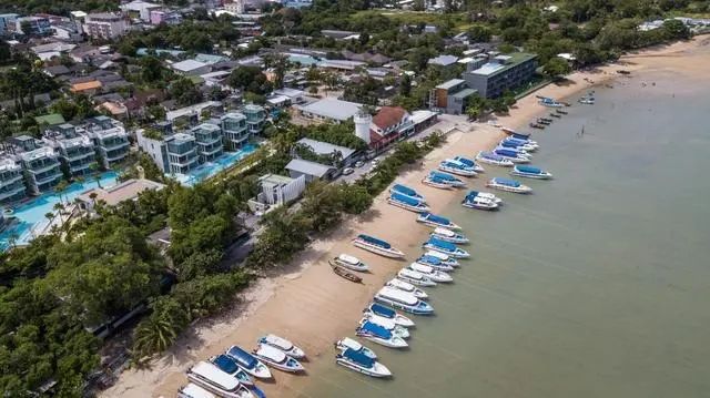中国女游客在泰国普吉岛一度假酒店坠亡