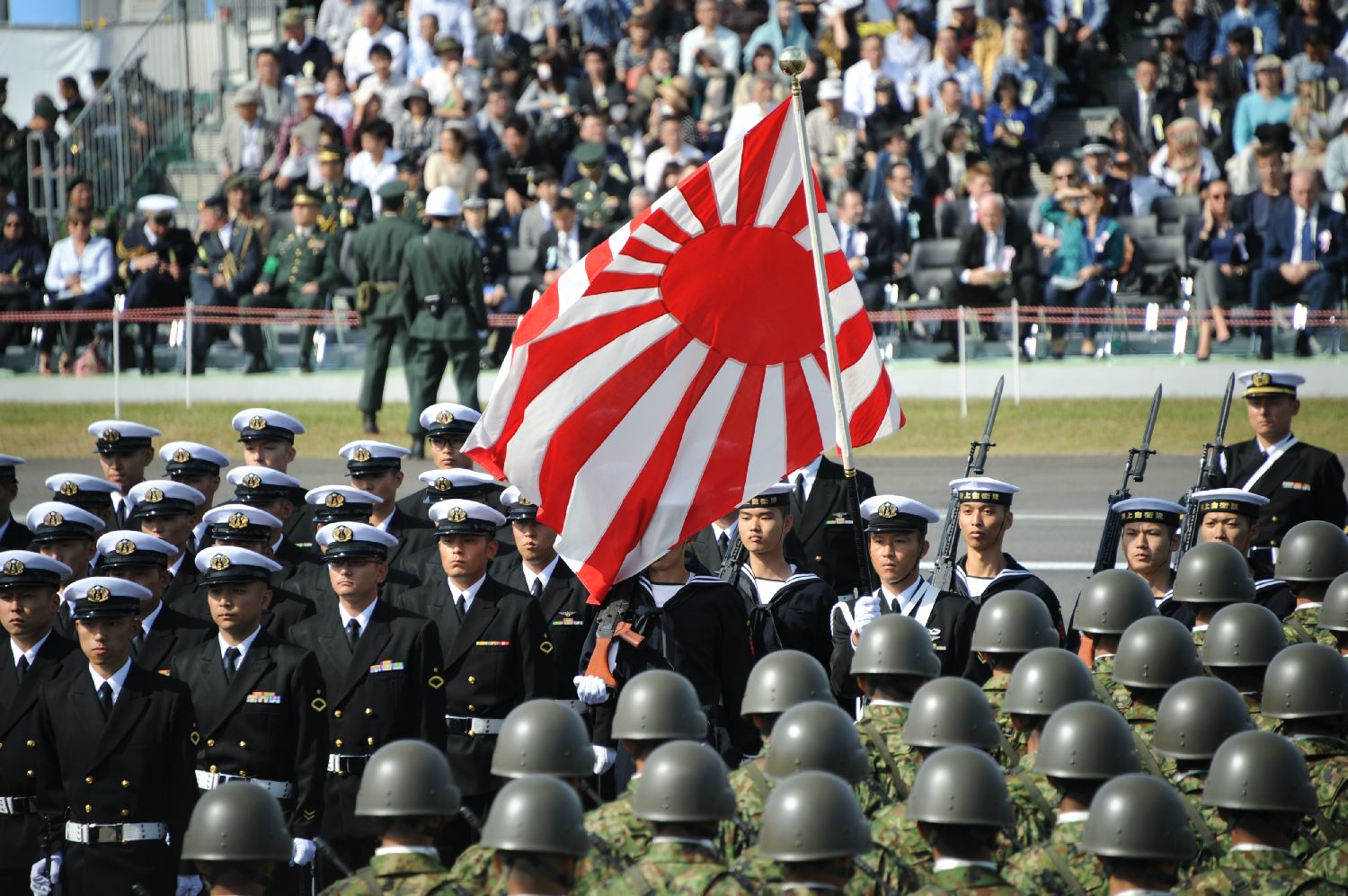日本防卫相首次巡视自卫队驻地 讲话不离“西南防卫”
