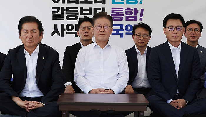韩国最大在野党党首绝食抗议时，政府将砸钱鼓励买海鲜