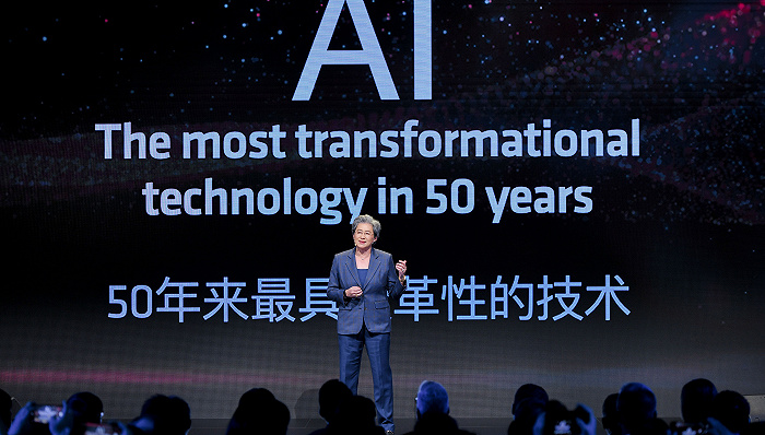 苏姿丰现身北京，AMD最新一代AI PC处理器正式向中国发货