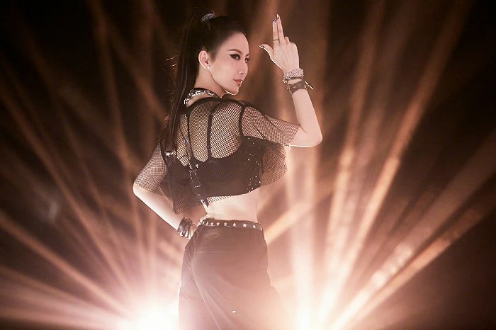 2020年，李玟参与了音乐综艺《声生不息》。图片来源：微博@CoCo李玟