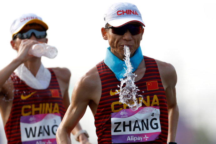 杭州亚运会田径项目开赛 中国包揽男女20公里竞走金银牌