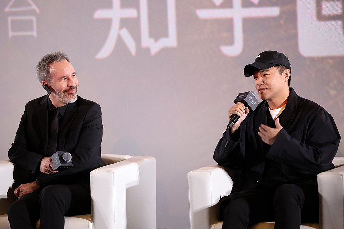 导演丹尼斯·维伦纽瓦与中国导演陈思诚对谈。